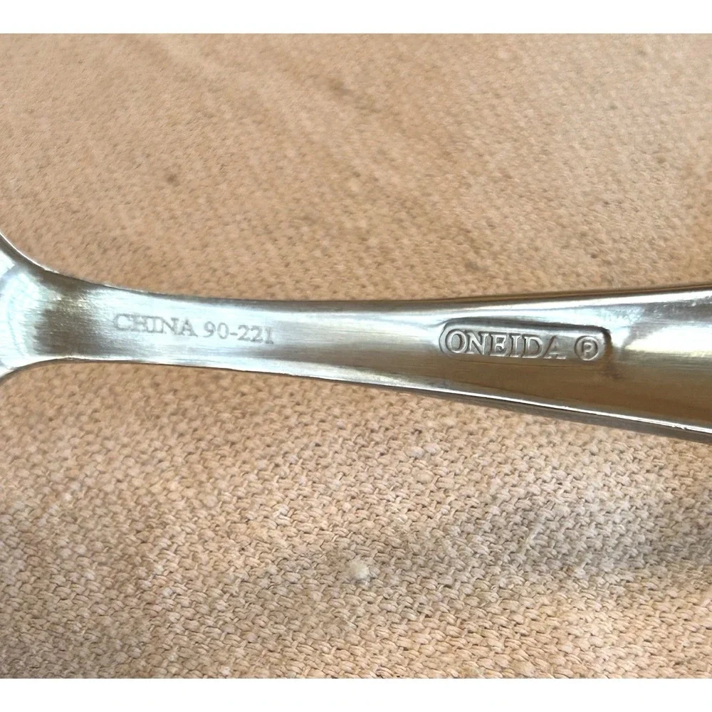 Oneida Comet 39 Piece Stainless Flatware Set Service for 8 Nearly Complete